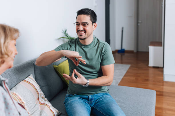 Personas hablando por Lenguaje de Signos